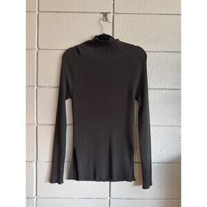 Loro Piana Cashmere Turtleneck Sweater in Navy size 48